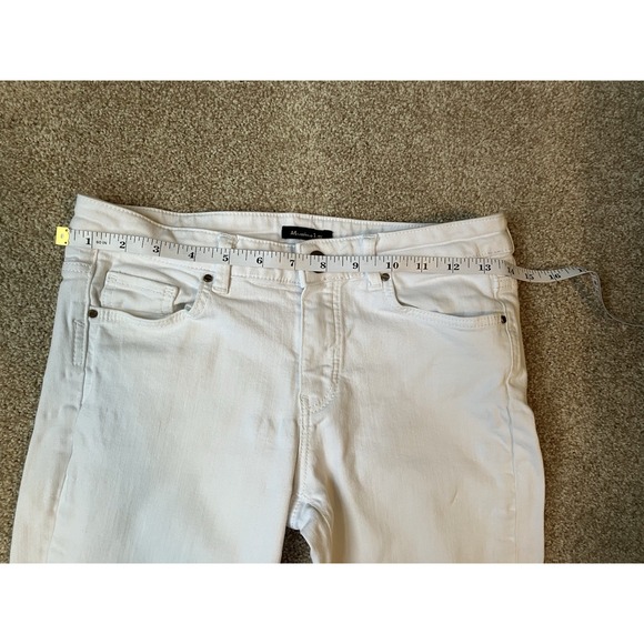 Massimo Dutti Women's Slim fit White Jeans, Size 4. 28 inch inseam. - Picture 4 of 5